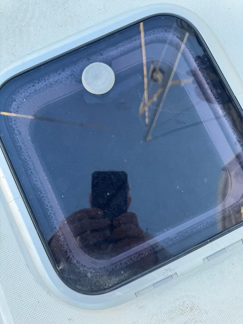 Slide: The Image of Lagoon 410 2001 - 72