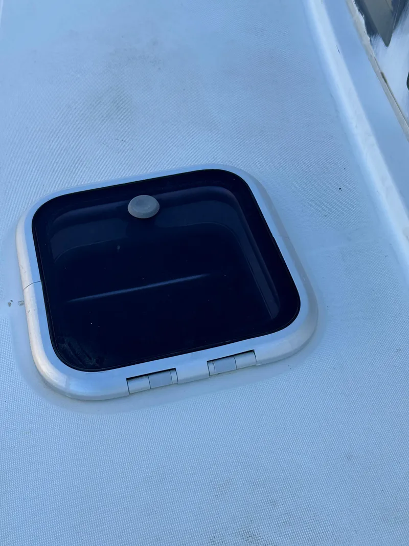 Slide: The Image of Lagoon 410 2001 - 73