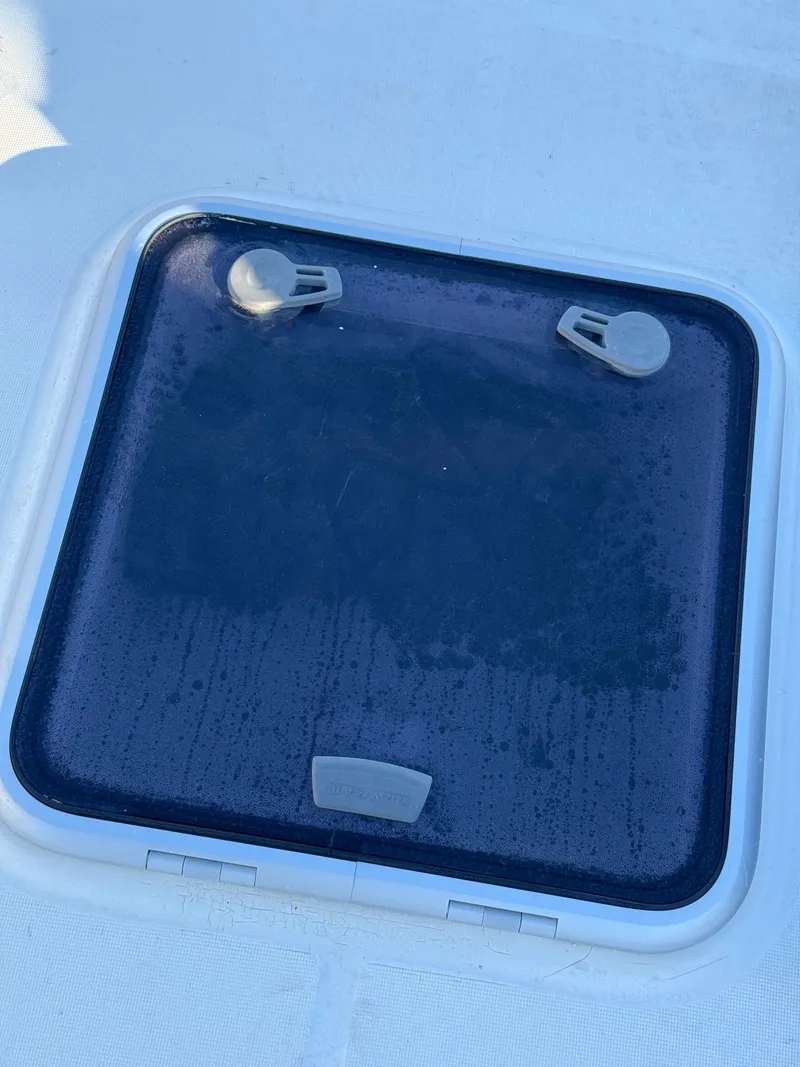 Slide: The Image of Lagoon 410 2001 - 74