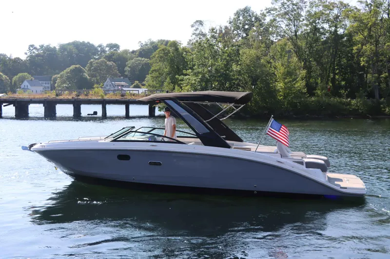 Slide: The Image of Sea Ray 290SDX 2025 - 12