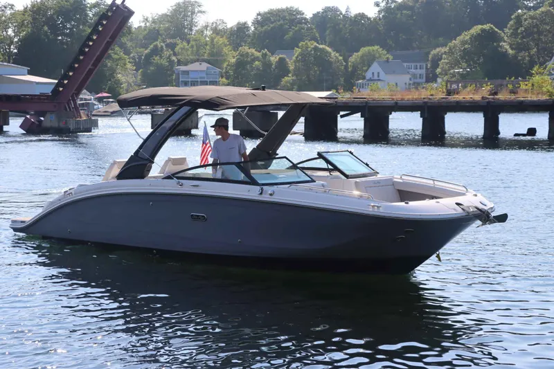 Slide: The Image of Sea Ray 290SDX 2025 - 3