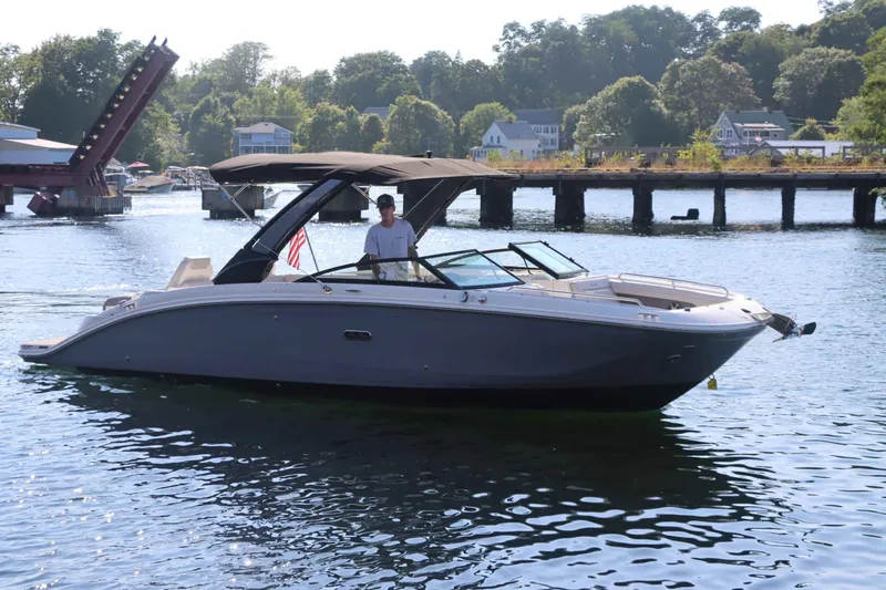 Slide: The Image of Sea Ray 290SDX 2025 - 5