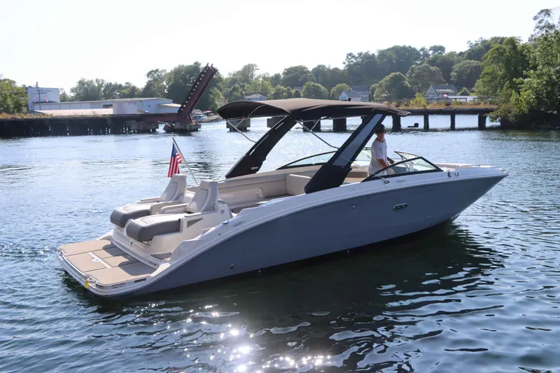 Slide: The Image of Sea Ray 290SDX 2025 - 7