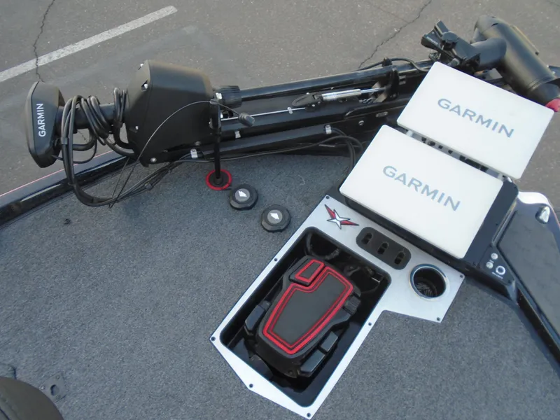 Slide: The Image of 2022 Vexus VX21 boat deck with Garmin electronics and trolling motor. - 7