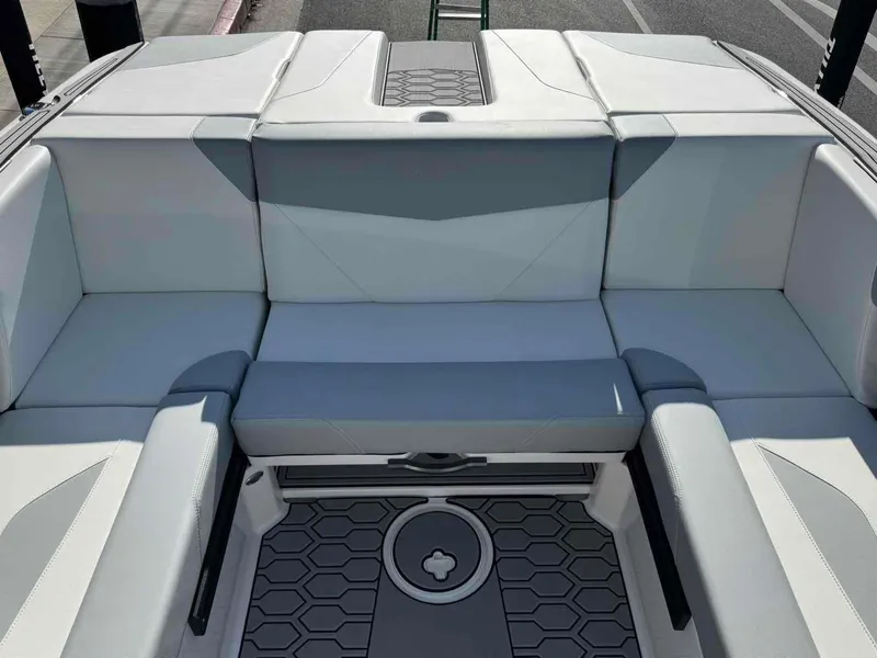 Slide: The Image of MasterCraft NXT21 2025 - 16