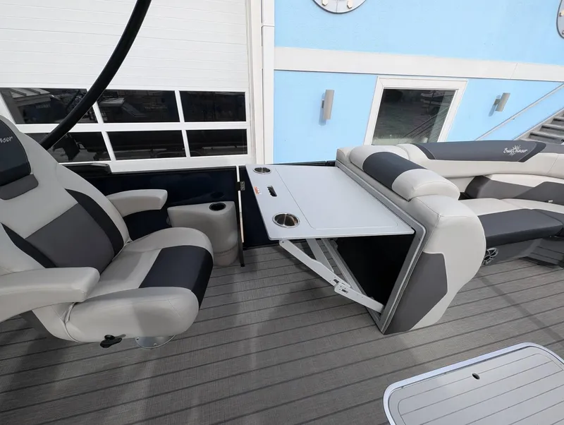 Slide: The Image of SunChaser Geneva Sport 25 SB DH 2025 - 13