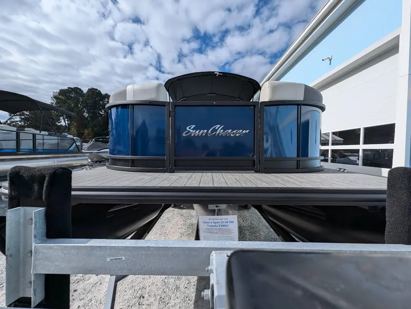 Slide: The Image of SunChaser Geneva Sport 25 SB DH 2025 - 5
