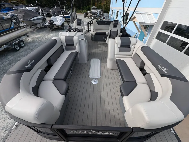 Slide: The Image of SunChaser Geneva Sport 25 SB DH 2025 - 7