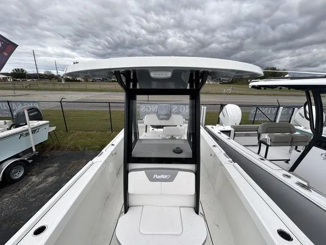 Slide: The Image of Parker Marine 2200 Center Console 2025 - 12