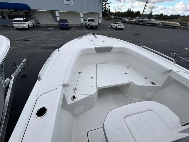 Slide: The Image of Parker Marine 2200 Center Console 2025 - 7