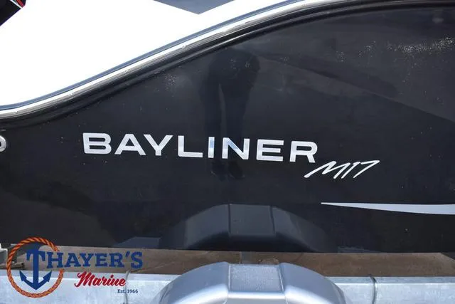 Slide: The Image of Bayliner M17 2025 - 4
