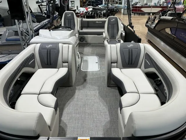 Slide: The Image of 2025 Barletta Corsa 23UC boat interior with luxurious seating and modern design. - 9