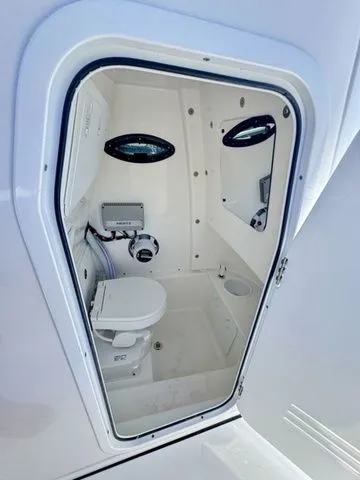 Slide: The Image of Sea Pro 242 Sport CC 242CC Center Console 242Sport 2025 - 11