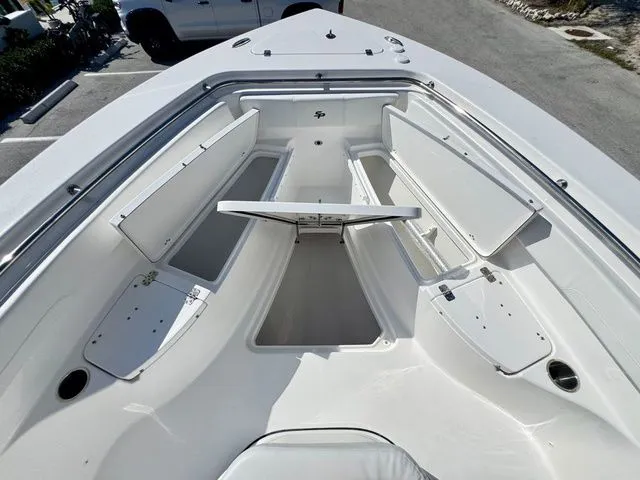 Slide: The Image of Sea Pro 242 Sport CC 242CC Center Console 242Sport 2025 - 14