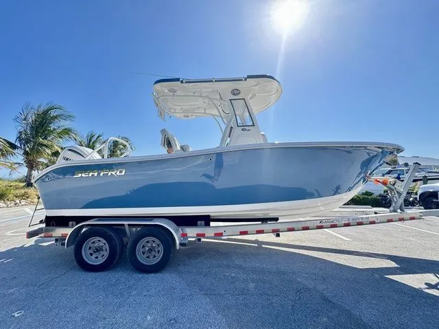 Slide: The Image of Sea Pro 242 Sport CC 242CC Center Console 242Sport 2025 - 18