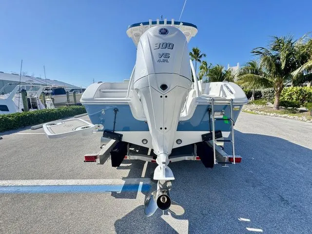 Slide: The Image of Sea Pro 242 Sport CC 242CC Center Console 242Sport 2025 - 4