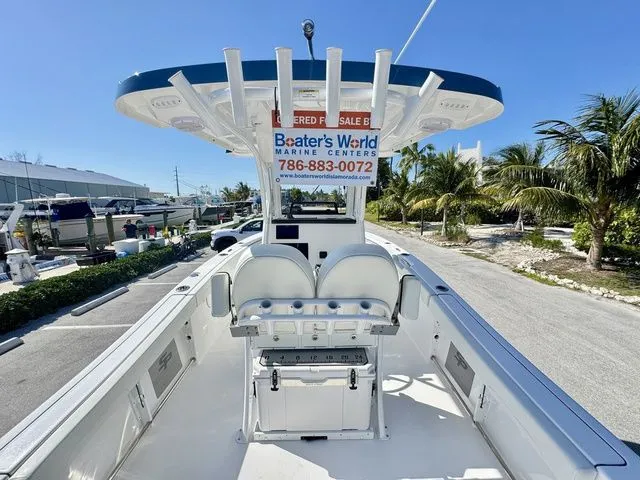 Slide: The Image of Sea Pro 242 Sport CC 242CC Center Console 242Sport 2025 - 8