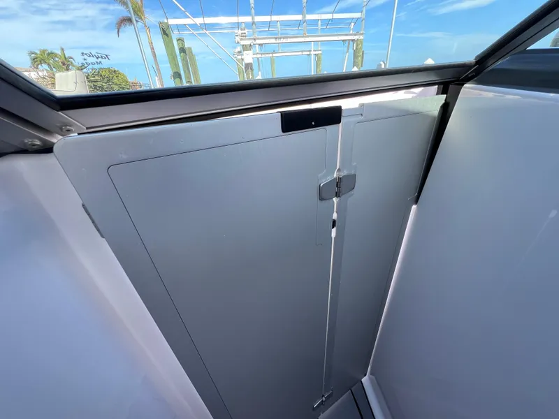 Slide: The Image of Aviara AV32 OB 2022 - 57