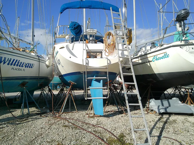 Slide: The Image of Catalina 36 MkII 1995 - 62