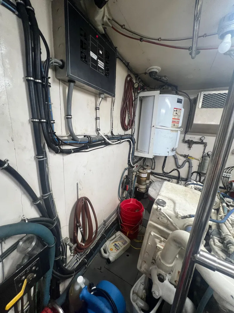 Slide: The Image of Hatteras 70 Cockpit Motor Yacht 1990 - 102