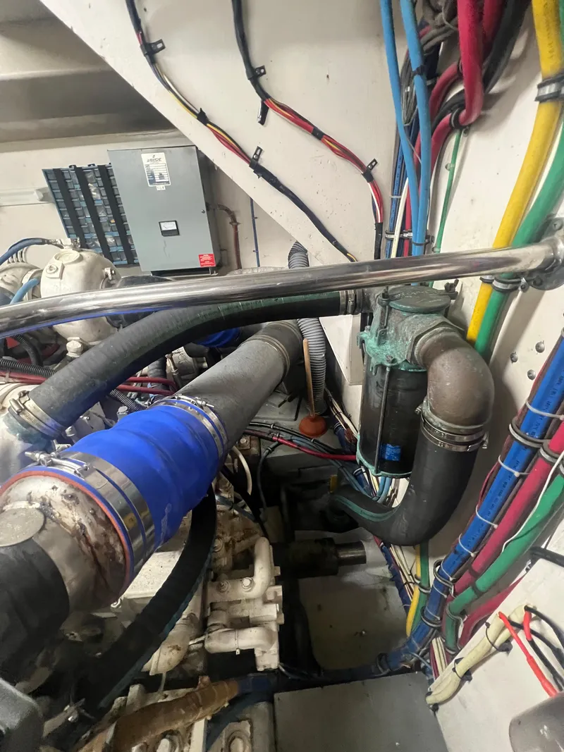 Slide: The Image of Hatteras 70 Cockpit Motor Yacht 1990 - 104