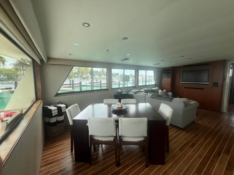 Slide: The Image of Hatteras 70 Cockpit Motor Yacht 1990 - 60