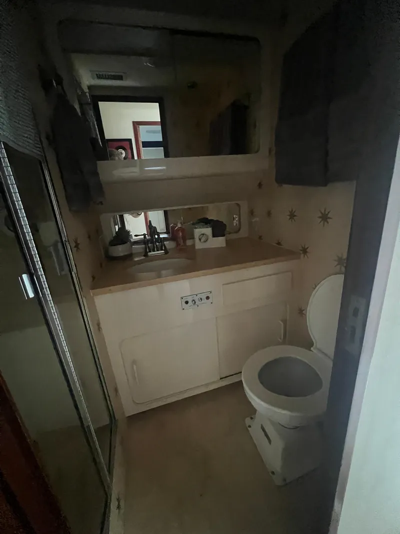 Slide: The Image of Hatteras 70 Cockpit Motor Yacht 1990 - 62