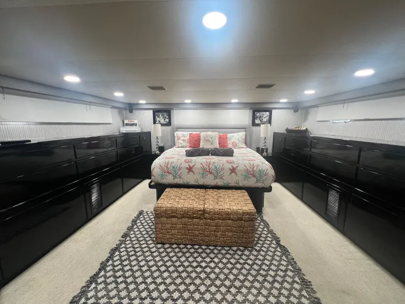 Slide: The Image of Hatteras 70 Cockpit Motor Yacht 1990 - 82