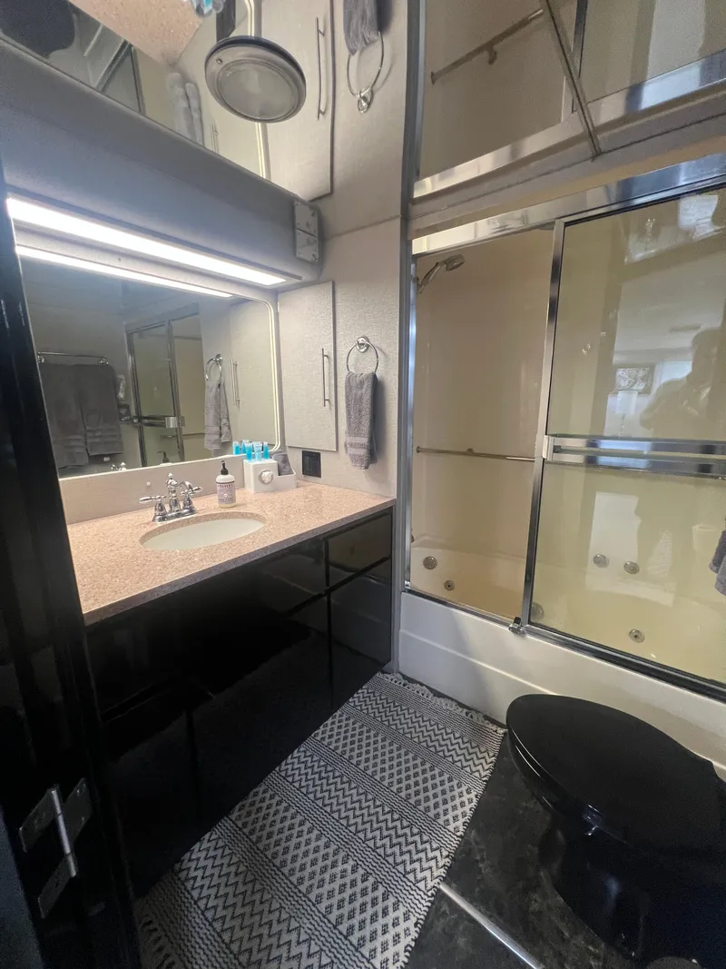 Slide: The Image of Hatteras 70 Cockpit Motor Yacht 1990 - 90