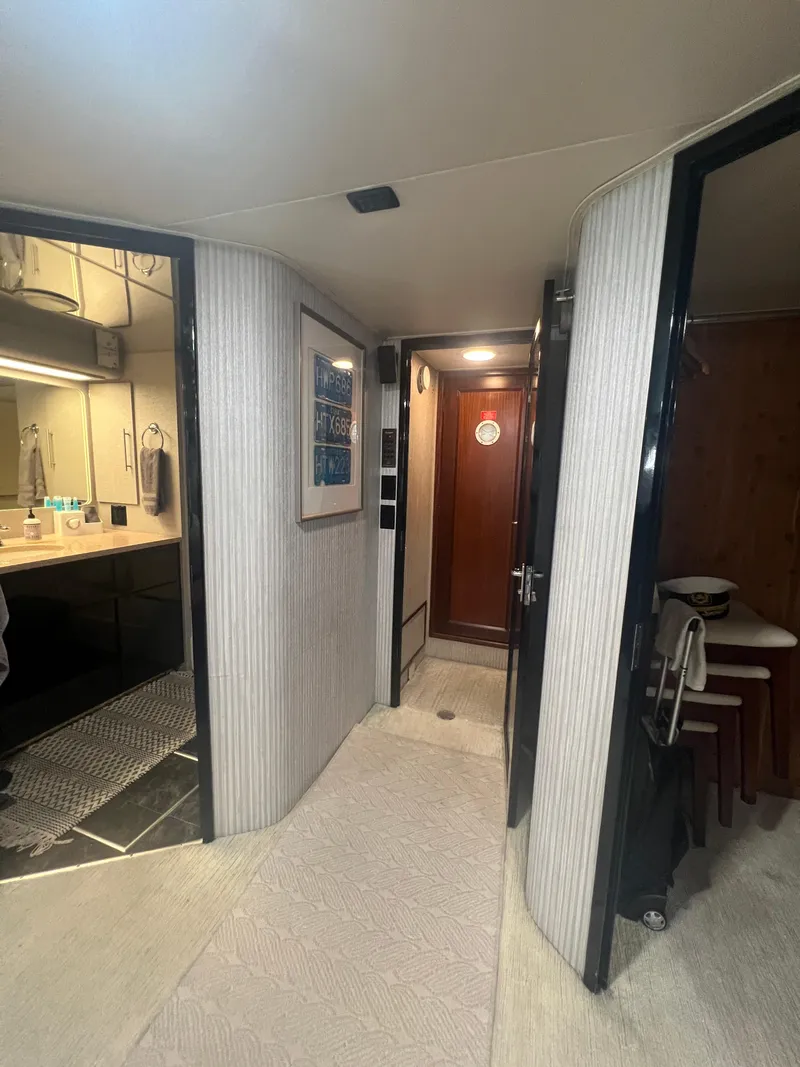 Slide: The Image of Hatteras 70 Cockpit Motor Yacht 1990 - 93