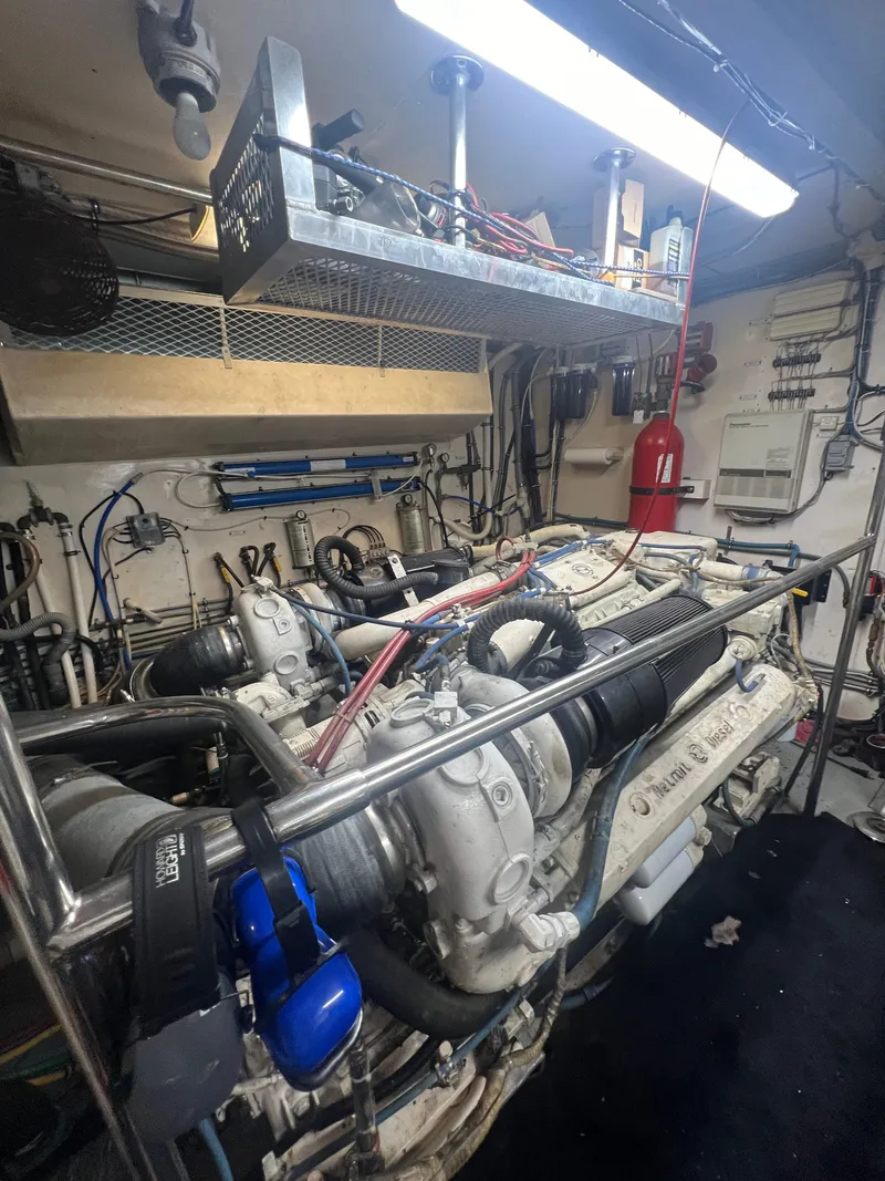 Slide: The Image of Hatteras 70 Cockpit Motor Yacht 1990 - 97