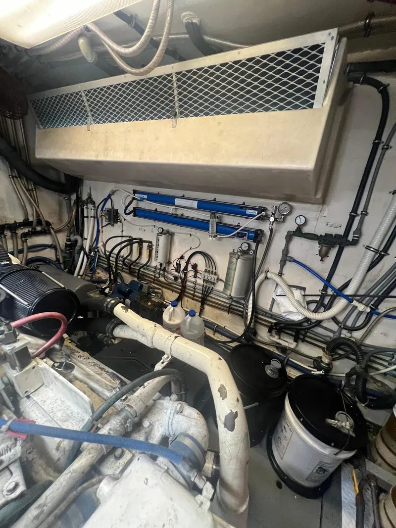 Slide: The Image of Hatteras 70 Cockpit Motor Yacht 1990 - 99