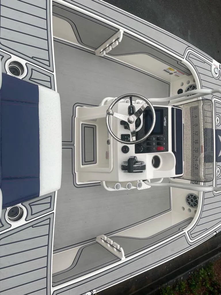 Slide: The Image of Mako 18 Pro Skiff Patriot Edition 2025 - 87