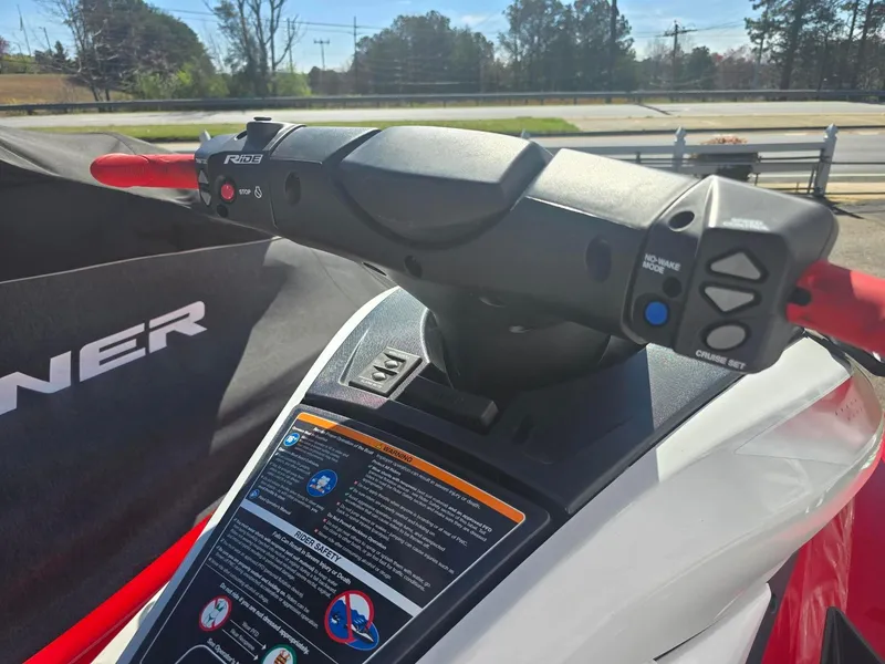 Slide: The Image of 2021 Yamaha WaveRunner FX Limited SVHO handlebars and controls in sunlight. - 11