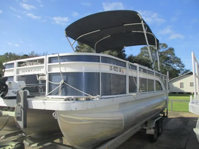 Slide: The Image of 2020 Bennington SFX22 pontoon boat with canopy on trailer. - 7