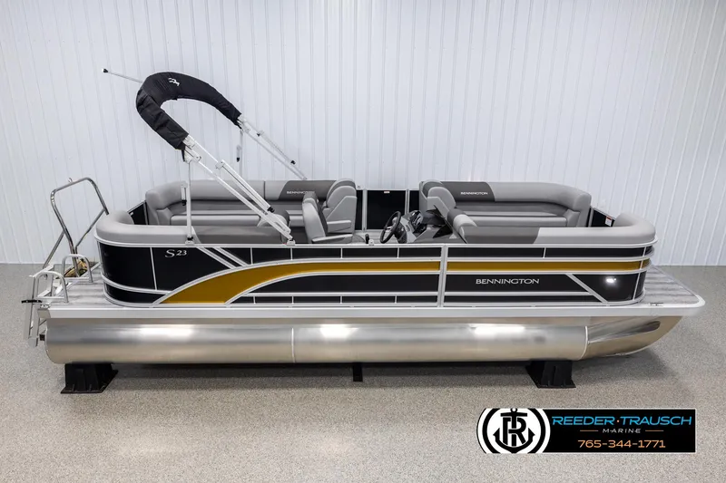 The Image of 2025 Bennington 23 SSRSE pontoon boat with sleek design and comfortable seating. - 1