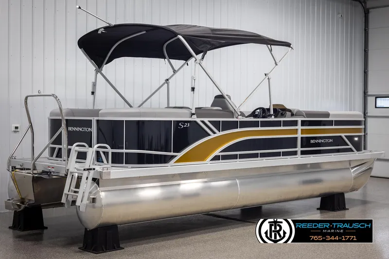 Slide: The Image of 2025 Bennington 23 SSRSE pontoon boat with canopy in showroom. - 6