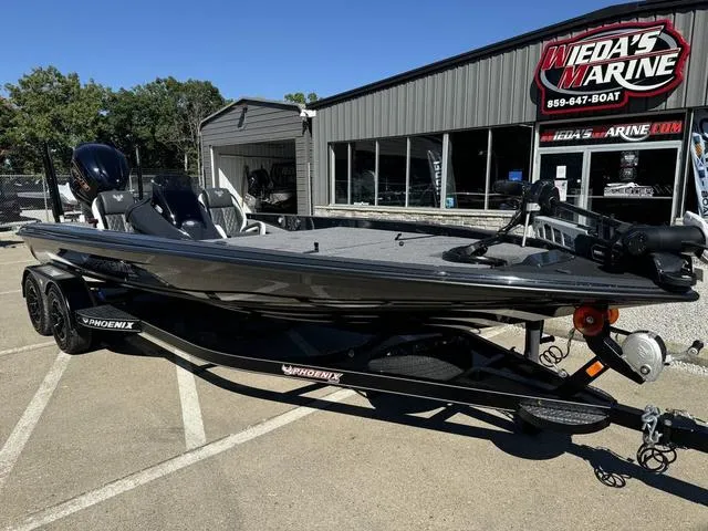 Slide: The Image of 2025 Phoenix 921 ELITE boat at Wieda's Marine dealership. - 20