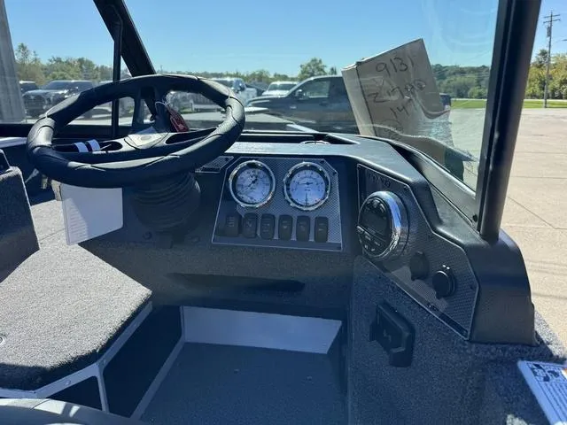 Slide: The Image of Lund 1775 Adventure Sport 2025 - 7