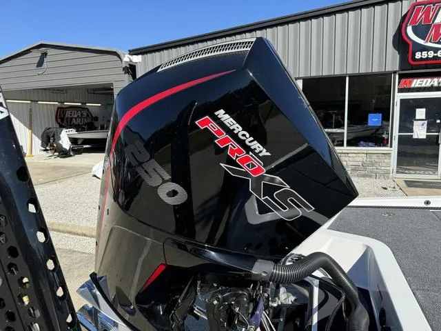 Slide: The Image of Mercury Pro XS 250 outboard motor on iKon VLX 20, 2025 model. - 4