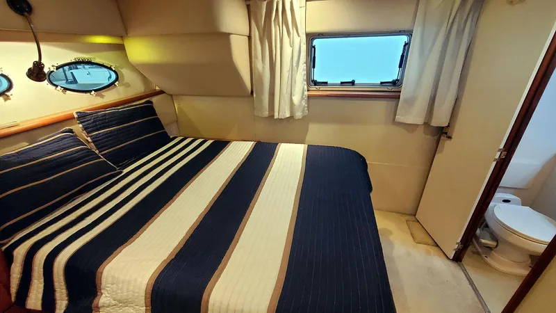 Slide: The Image of Master Stateroom Aft - 27