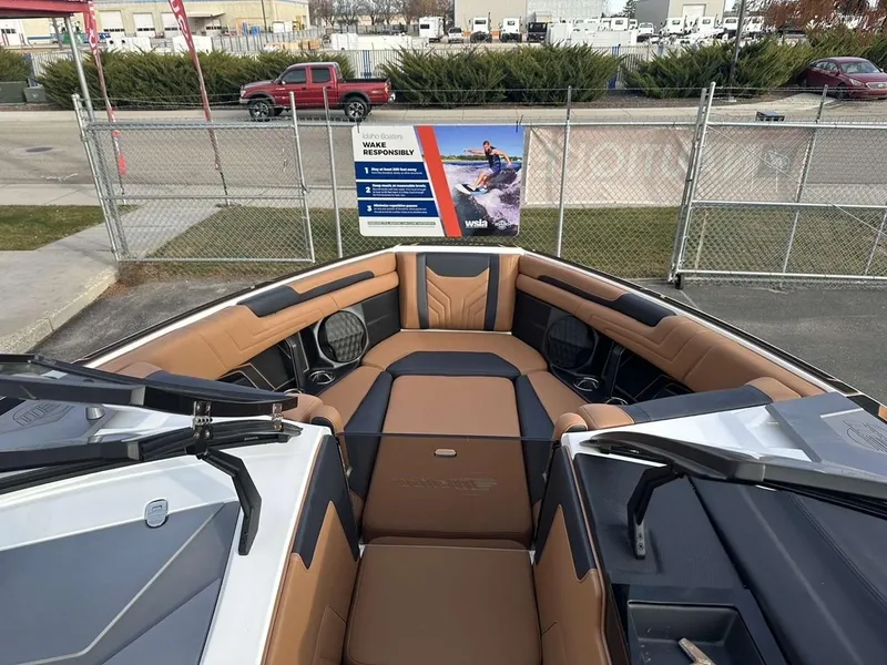 Slide: The Image of Malibu 25 LSV 2025 - 14