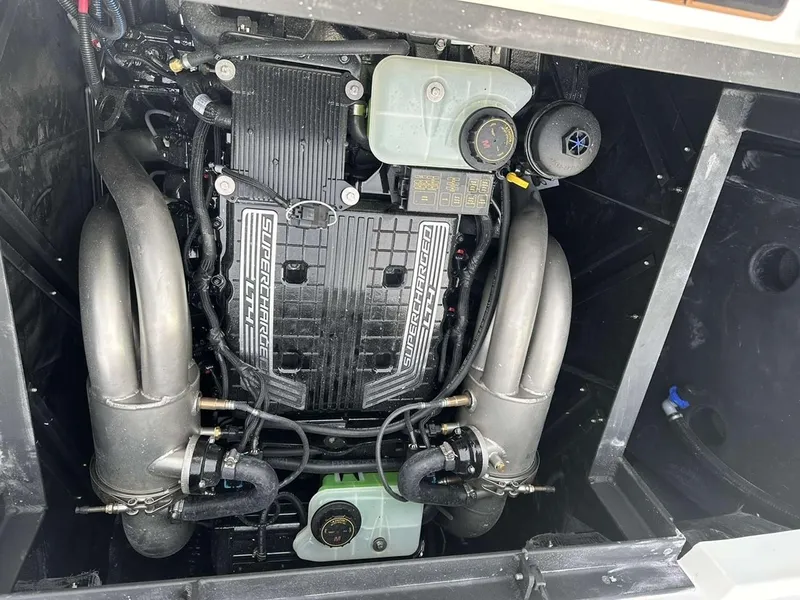 Slide: The Image of Malibu 25 LSV 2025 - 19