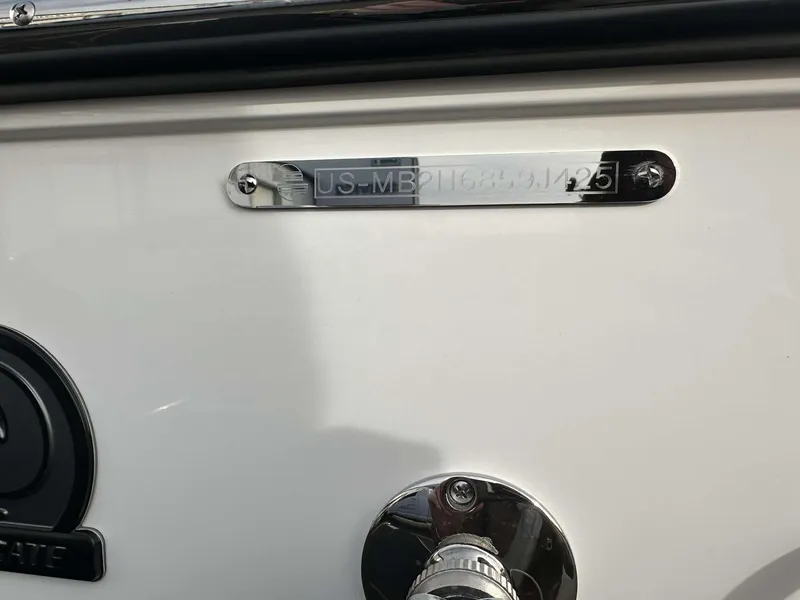 Slide: The Image of Malibu 25 LSV 2025 - 20