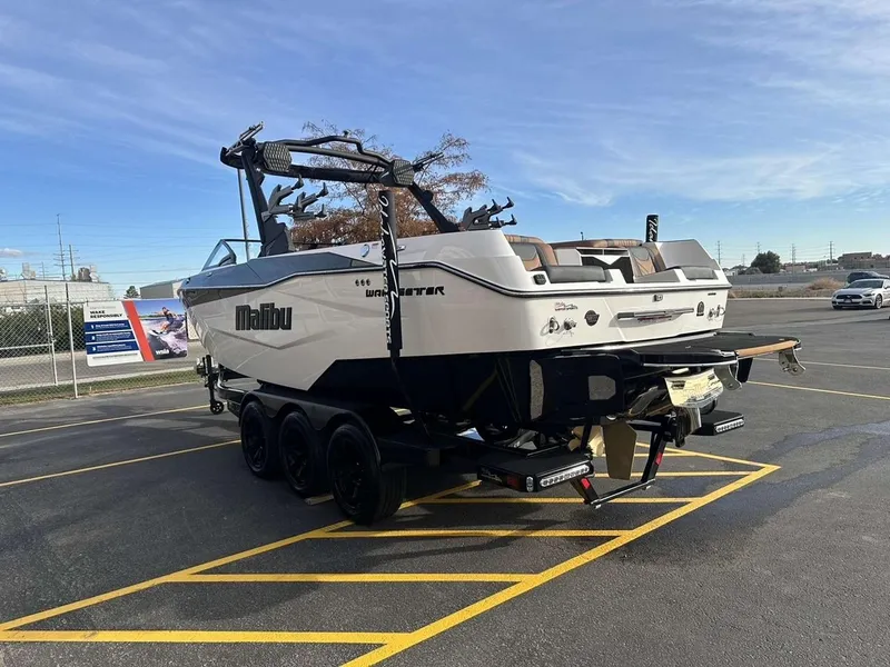 Slide: The Image of Malibu 25 LSV 2025 - 7