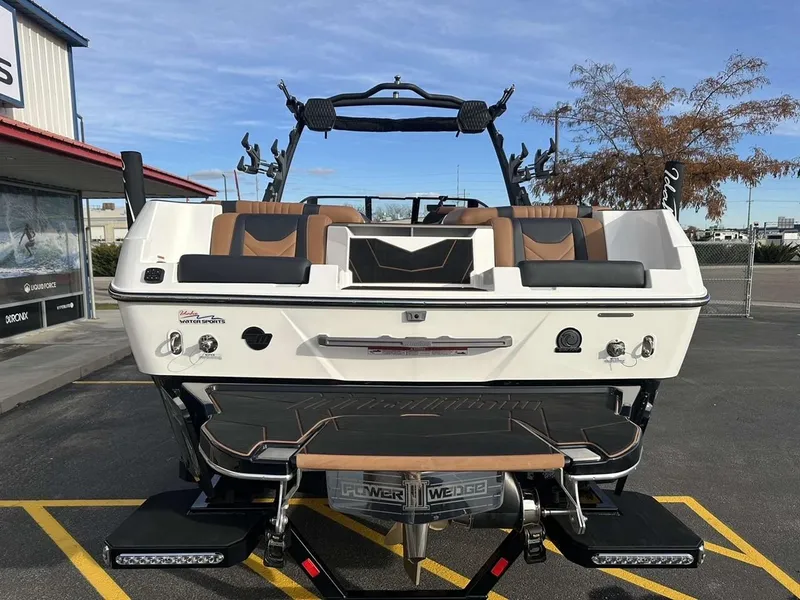 Slide: The Image of Malibu 25 LSV 2025 - 8