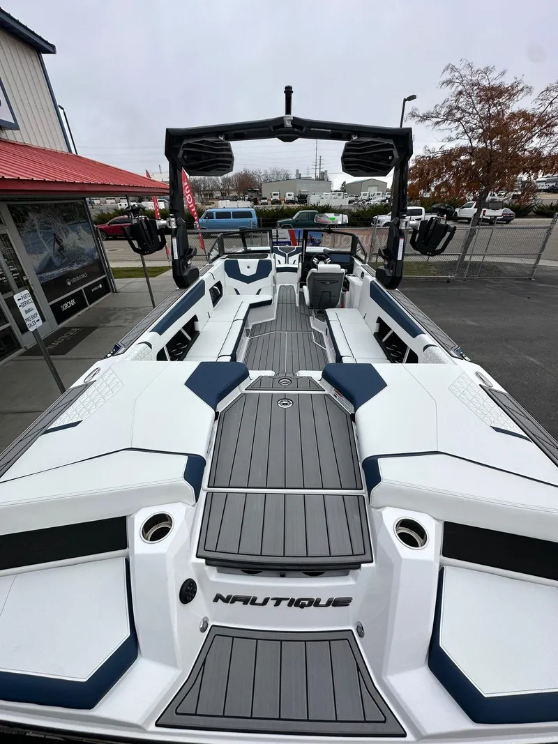 Slide: The Image of Nautique GS24 2025 - 10