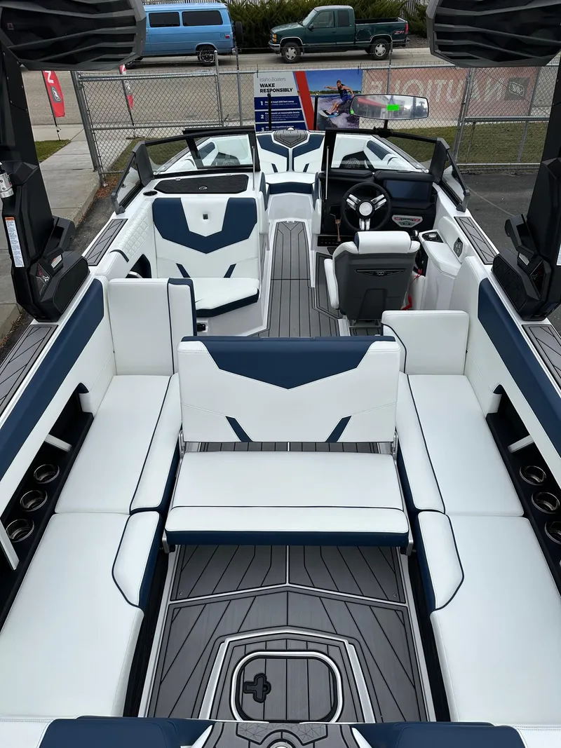Slide: The Image of Nautique GS24 2025 - 12