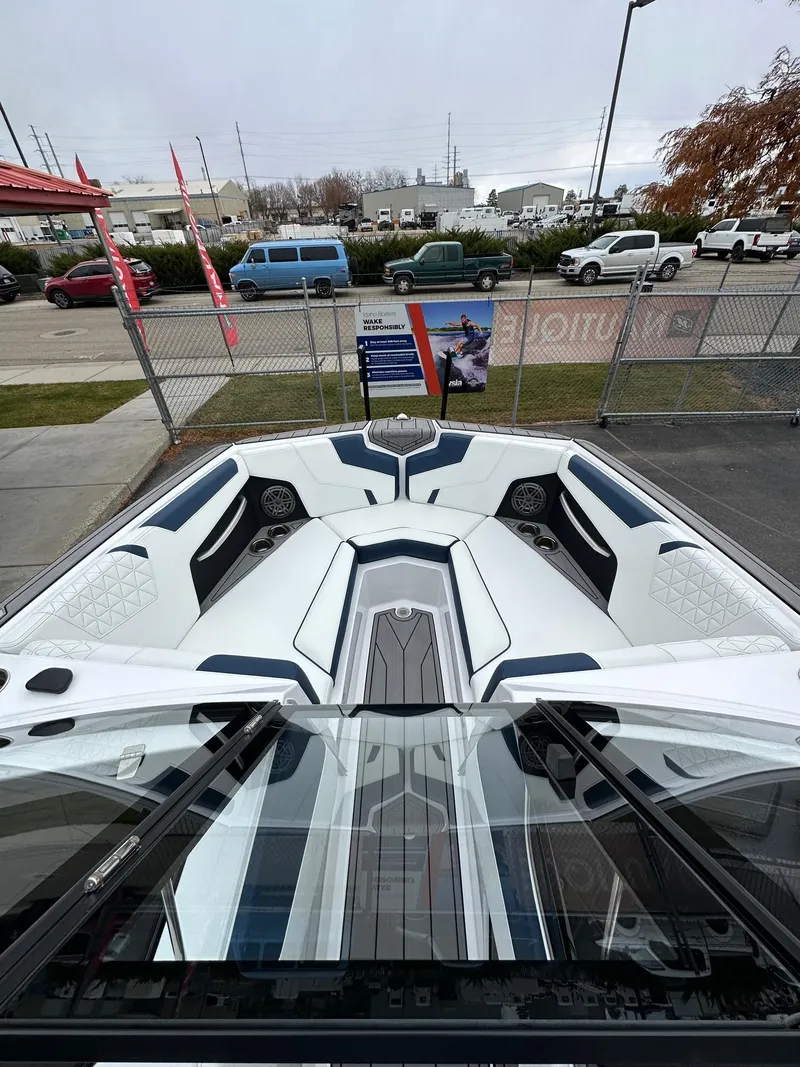 Slide: The Image of Nautique GS24 2025 - 13