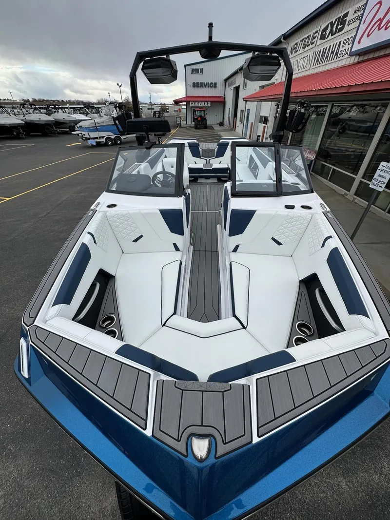 Slide: The Image of Nautique GS24 2025 - 14
